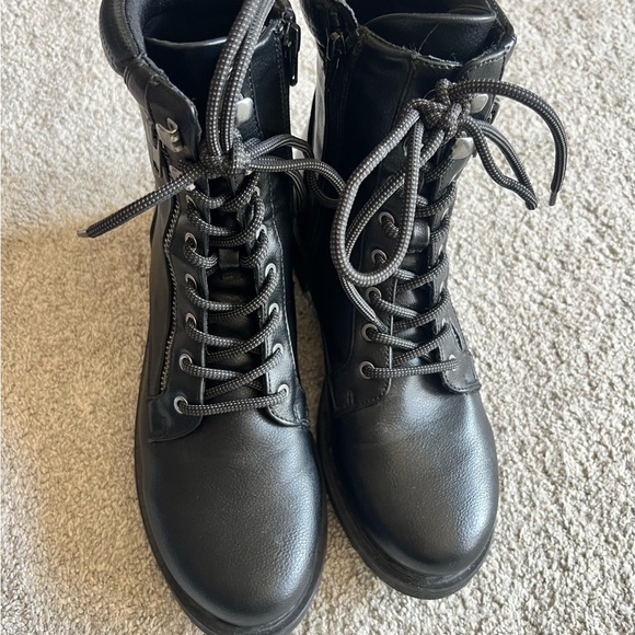 Baretraps HOLDEN Women's Size 8.5 Black Lace Up Side Zip Combat Mid Boots - Picture 5 of 6